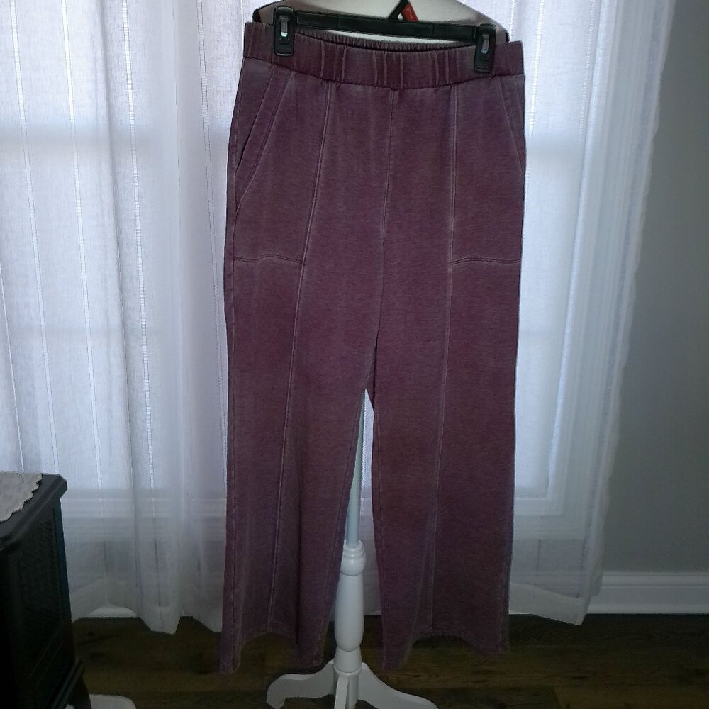 LOGO by Lori Goldstein Pants Pull-On Center Leg Seams Destressed Plum NWT SP